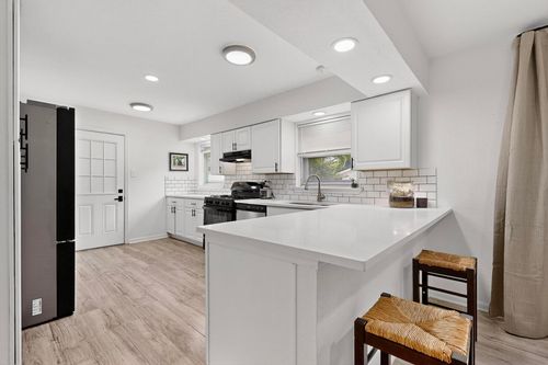 10834 Cassandra Way, Dallas, TX, 75228-2405 | Card Image