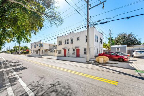 9-4561 Lake Ave, West Palm Beach, FL, 33405-2856 | Card Image