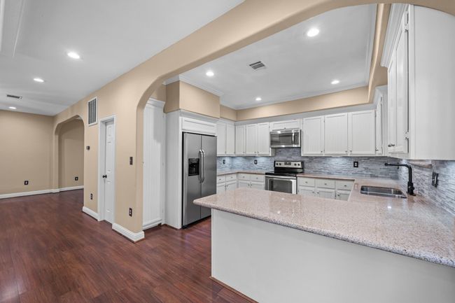2713 Druid St, House other with 3 bedrooms, 3 bathrooms and 2 parking in Houston TX | Image 16