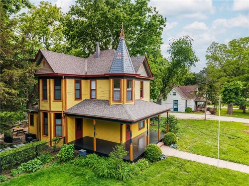 1704 Sw Walnut St, Blue Springs, MO, 64015-4112 | Card Image