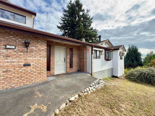 1352 Oxford St, White Rock, BC, V4B3R2 | Card Image