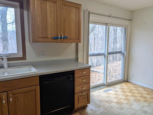 Kitchen - CAREFUL - no deck off of patio door | Image 6