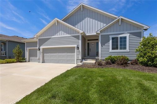 141 Se Griffin St, Blue Springs, MO, 64064-7701 | Card Image