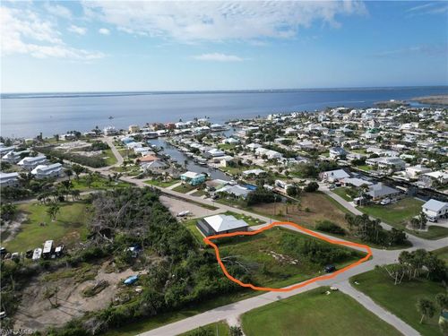 2391 Rose Ave, SAINT JAMES CITY, FL, 33956 | Card Image