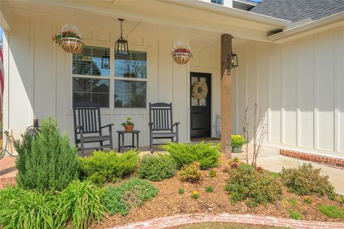 325 E 8th St, Arcadia, OK, 73007-9179 | Card Image