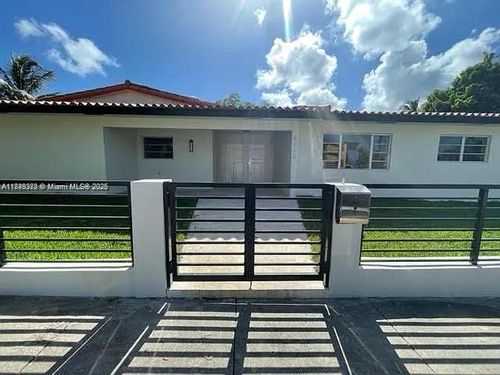 2710 Sw 31st Ave, Miami, FL, 33133-2924 | Card Image