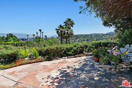 16840 Oak View Dr, Encino, CA, 91436-3240 | Card Image