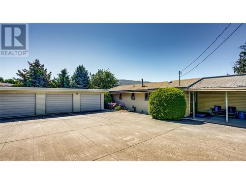 9536 Buchanan Rd, Coldstream, BC, V1B2X1 | Card Image