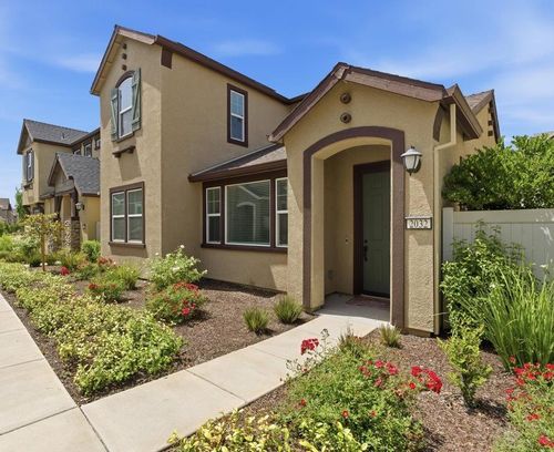 2032 Brave Hawk Loop, Roseville, CA, 95747-4356 | Card Image