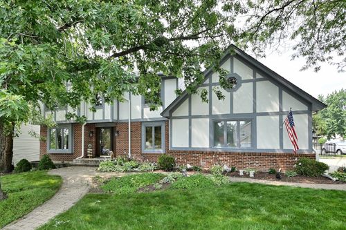27W168 Chartwell Dr, Winfield, IL, 60190-1095 | Card Image