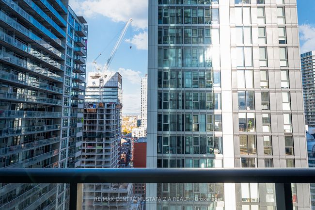 2501 - 88 Blue Jays Way, Condo with 2 bedrooms, 1 bathrooms and null parking in Toronto ON | Image 23