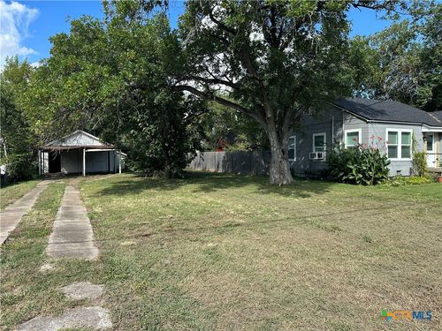 2008 E Power Ave, Victoria, TX, 77901-8566 | Card Image