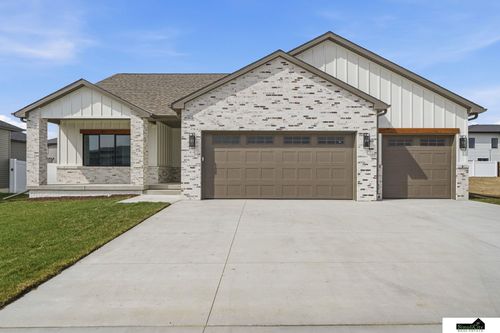 9515 Breashears St, Lincoln, NE, 68516-5598 | Card Image