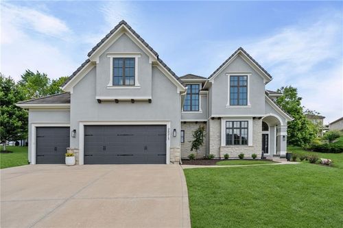 20215 W 89th Ter, Lenexa, KS, 66220-8241 | Card Image