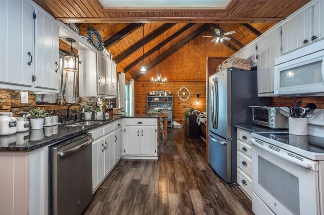 101 Easy St, House other with 4 bedrooms, 2 bathrooms and null parking in Valley View TX | Image 11
