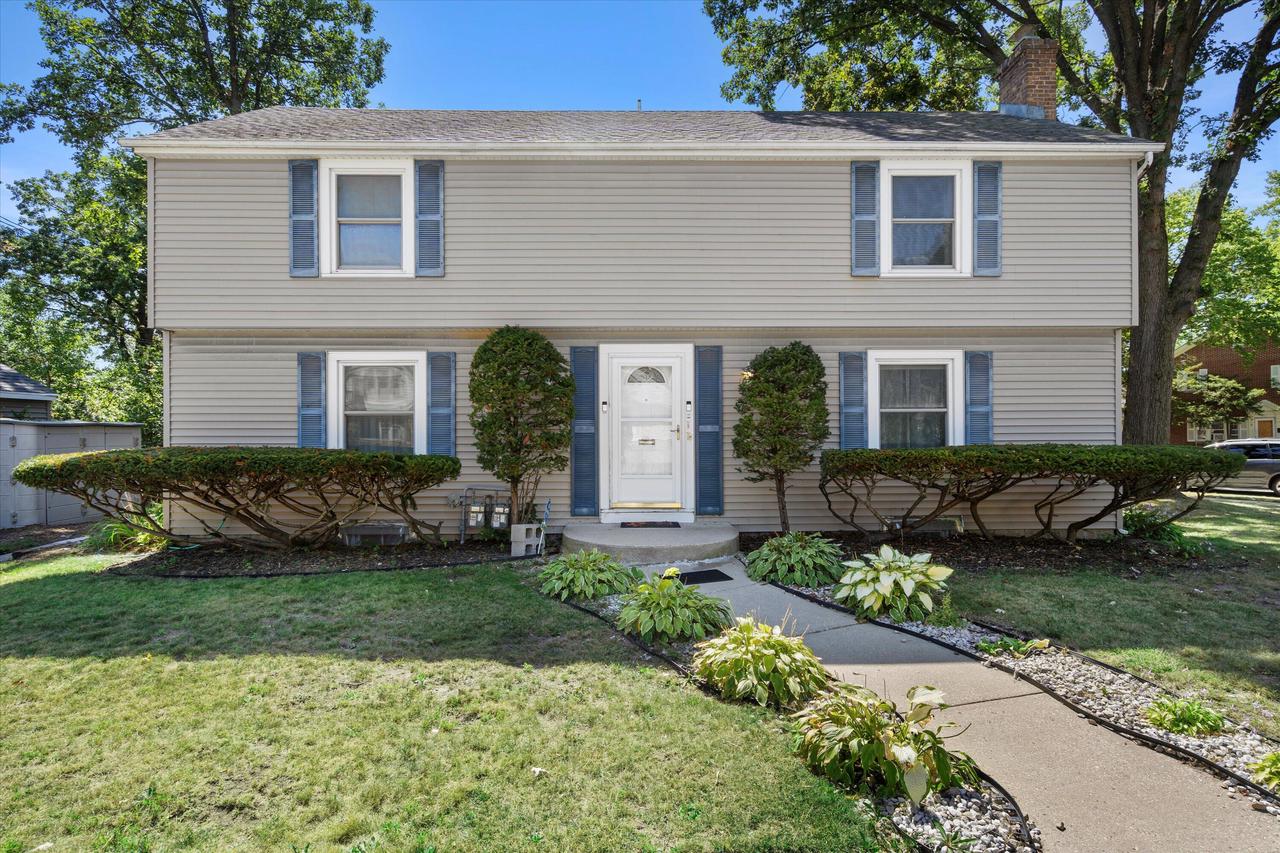 Melvina St, Milwaukee, WI 53216