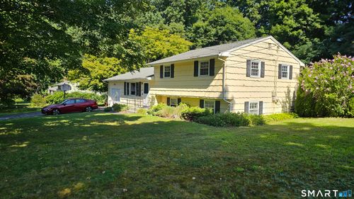59 Springwood Dr, Trumbull, CT, 06611-3641 | Card Image