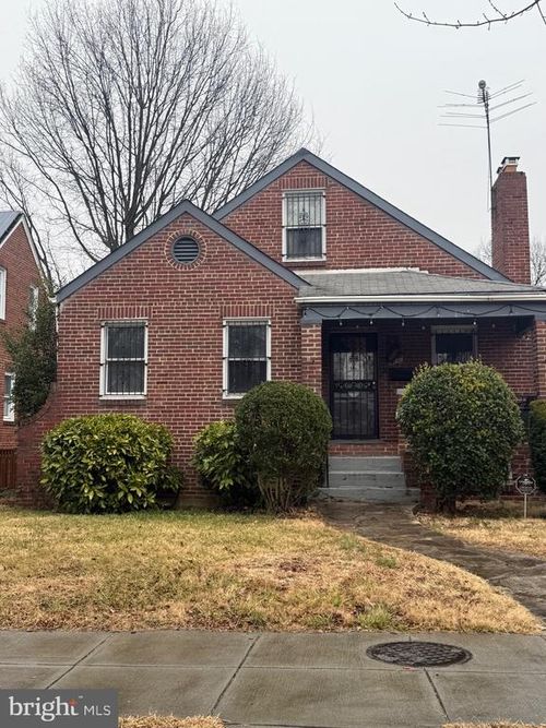 4001 20th St Ne, WASHINGTON, DC, 20018-3255 | Card Image