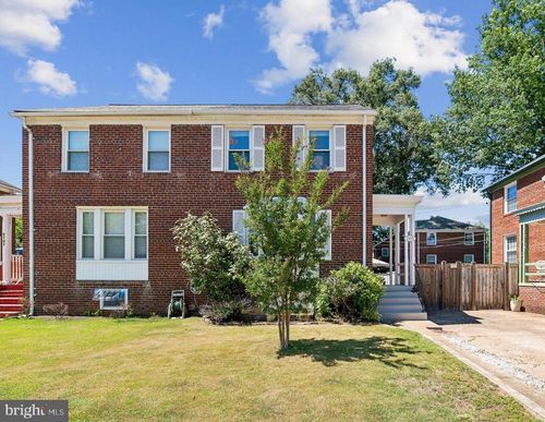 2105 27th St S, ARLINGTON, VA, 22206-2909 | Card Image