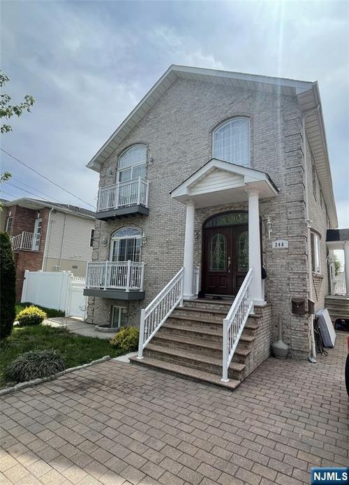 248 Kingsland Ave, Lyndhurst, NJ, 07071-2631 | Card Image