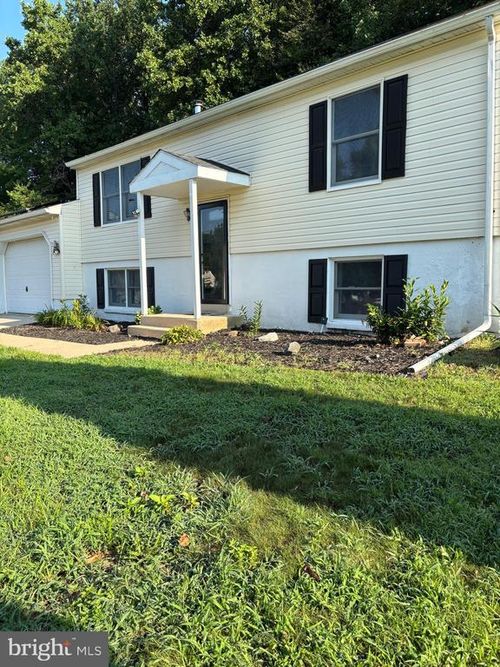 108 W Village Rd, ELKTON, MD, 21921-6123 | Card Image