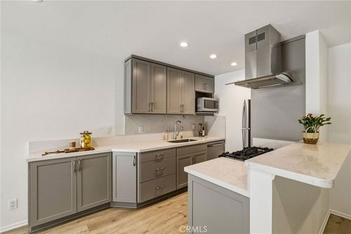 122-2411 Prospect Ave, Hermosa Beach, CA, 90254-2726 | Card Image
