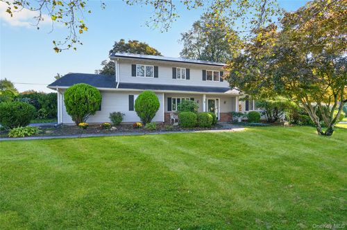 2 Rockrose Lane, Huntington, NY, 11731 | Card Image