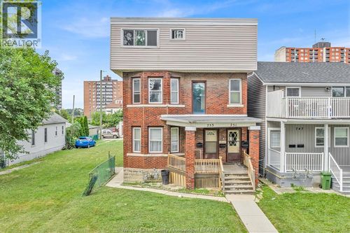 751 Windsor Ave, Windsor, ON, N9A1J8 | Card Image