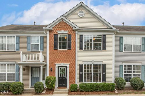 8143 Rhiannon Rd, Raleigh, NC, 27613-6935 | Card Image