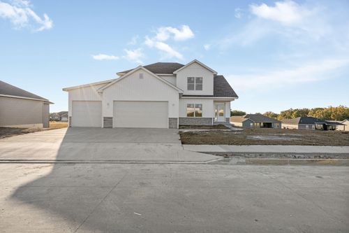 2467 Fox Hollow Dr, Boonville, MO, 65233-5504 | Card Image