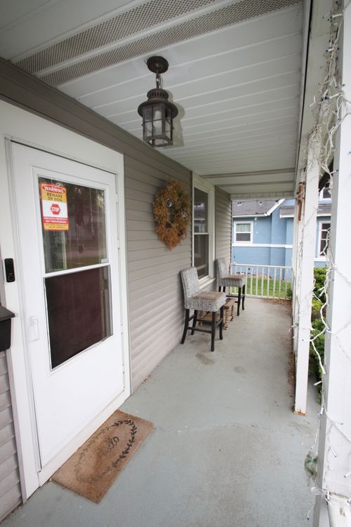 1442 W High St, Davenport, IA, 52804-2115 | Card Image