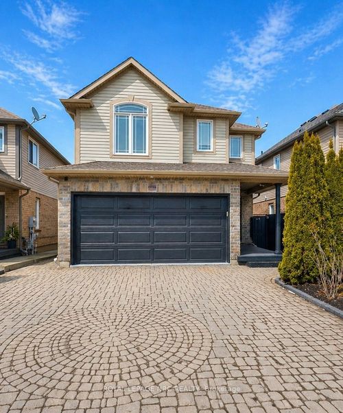 6556 Mary Dr, Niagara Falls, ON, L2H0B5 | Card Image