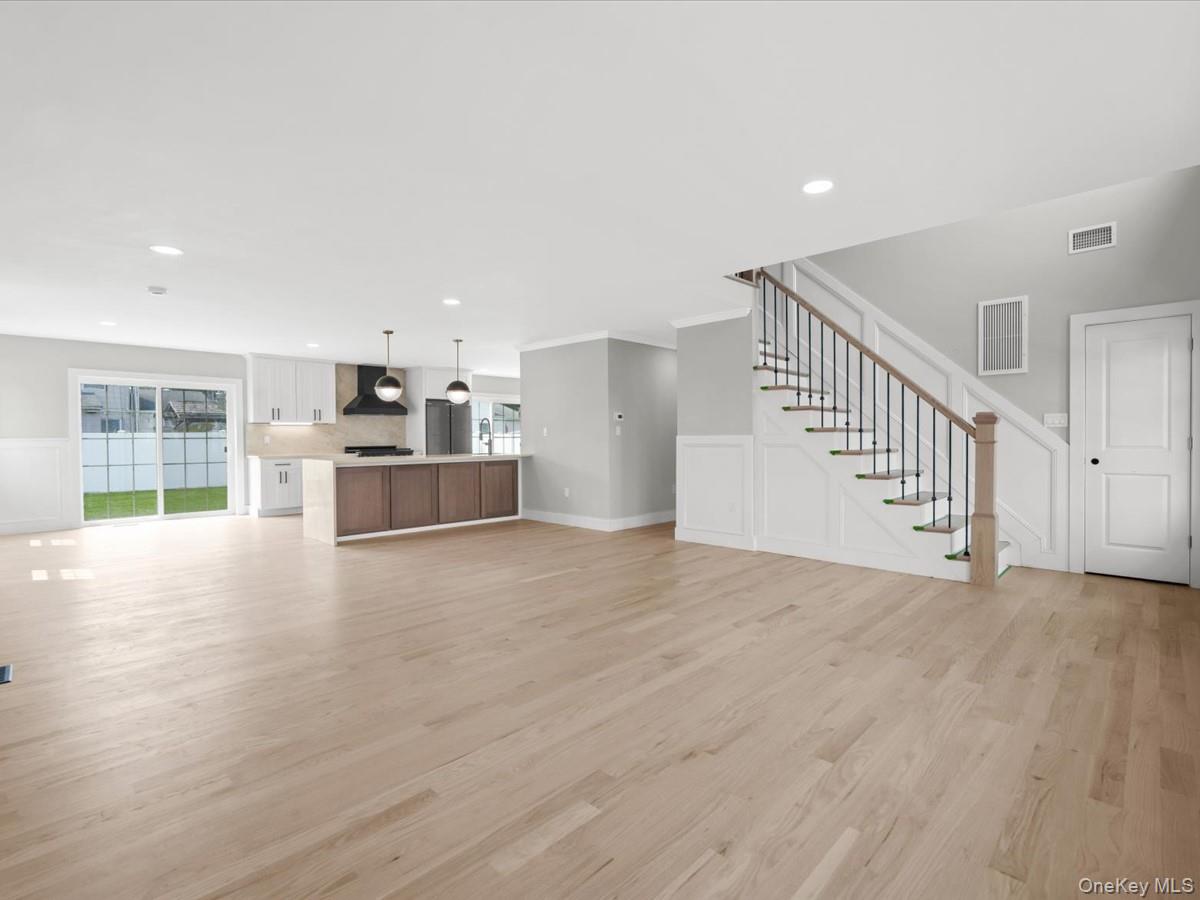 Residential in Oyster Bay 4