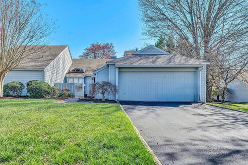 2533 S Clearing Rd, Salem, VA, 24153-7479 | Card Image