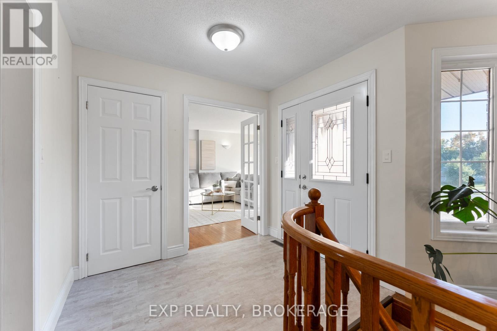 Residential in Quinte West (Murray Ward) 5