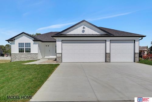 8918 Kinzie St, Lincoln, NE, 68507-1900 | Card Image