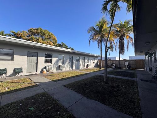 9-825 Nw 10th Ter, Fort Lauderdale, FL, 33311-7136 | Card Image