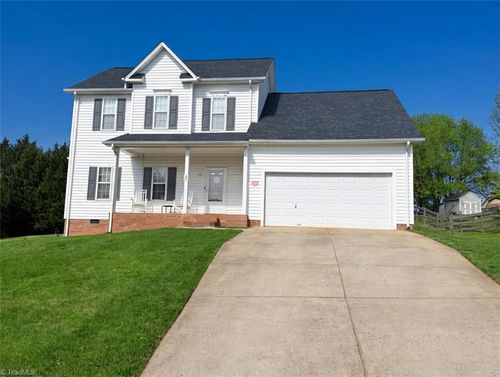 108 Willow Bend Dr, King, NC, 27021-8749 | Card Image