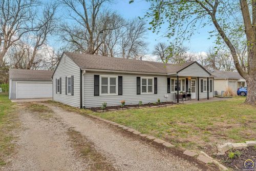 3453 Westview Ave, Topeka, KS, 66611-2509 | Card Image