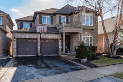 2192 Rochester Cir, House other with 4 bedrooms, 4 bathrooms and 4 parking in Oakville ON | Image 1