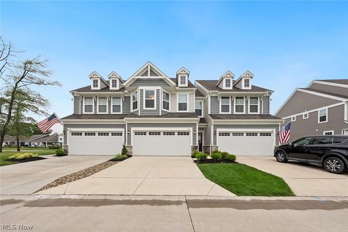 690 Harbour Town Ct, Avon Lake, OH, 44012-2115 | Card Image