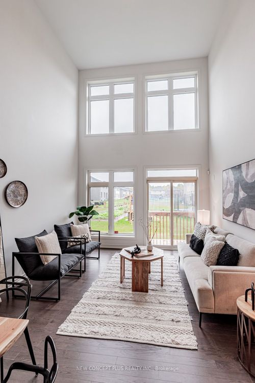 10 Bayberry Dr, Tottenham, ON, L0G1W0 | Card Image