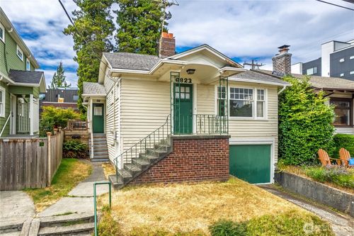 6823 Phinney Ave N, Seattle, WA, 98103-5237 | Card Image