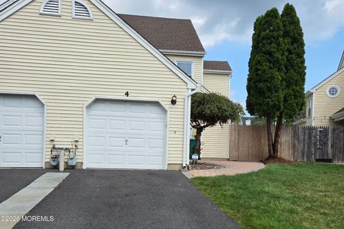 4 Hawthorne Ct, Freehold, NJ, 07728-4317 | Card Image