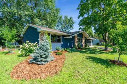 4775 Victoria St N, SHOREVIEW, MN, 55126-5811 | Card Image