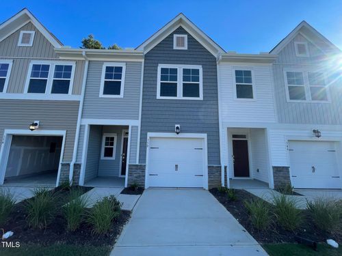 150 Paramount Dr, Smithfield, NC, 27577-3554 | Card Image