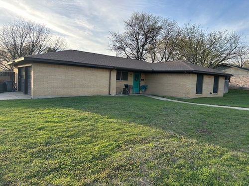 4501 Norris Valley Dr, Lake Worth, TX, 76135-2329 | Card Image