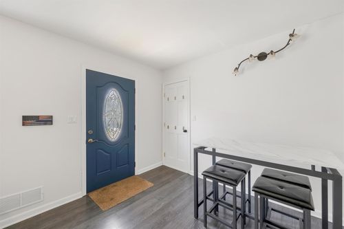 31 Flemming Dr, Newburgh, NY, 12550-3208 | Card Image