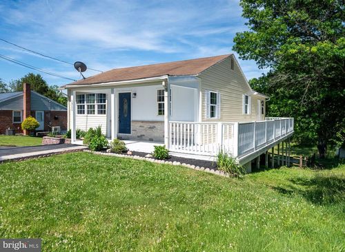 1311 Butter Ln, READING, PA, 19606-1114 | Card Image