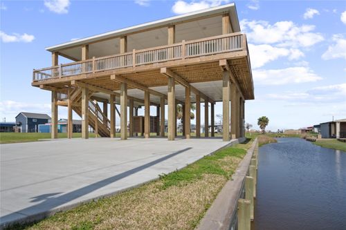 960 S Sage Rd, Crystal Beach, TX, 77650 | Card Image